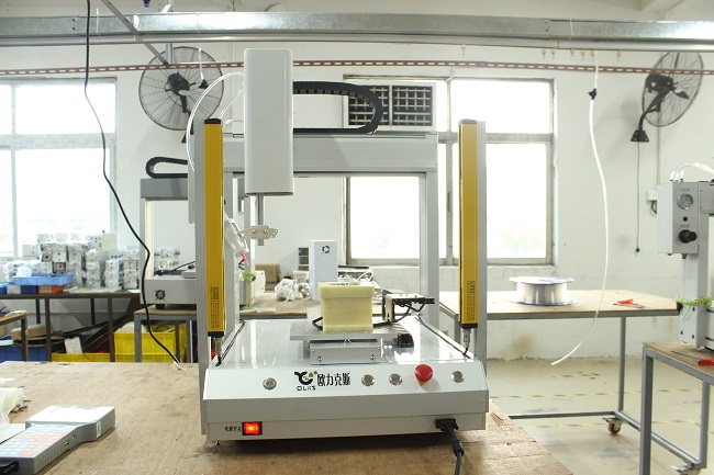 uv點膠機.JPG uv點膠機.JPG